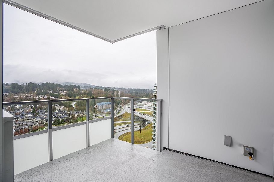 2202 1500 Fern Street North Vancouver, BC - 11