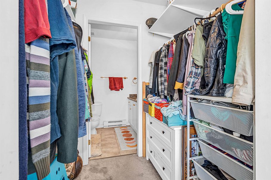 250 E Keith Road North Vancouver, BC - 24