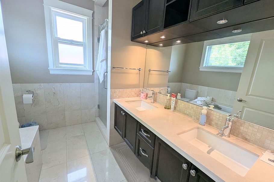 6466 Commercial Street Vancouver, BC - 12