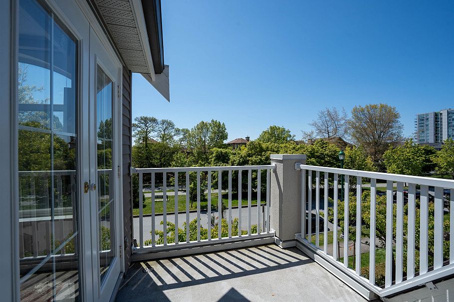 250 E Keith Road North Vancouver, BC - 21