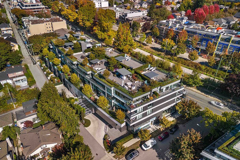 310 6333 West Boulevard Vancouver, BC - 2