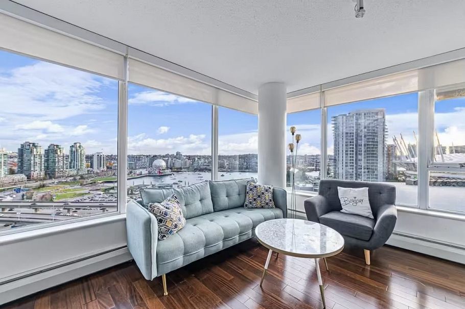 2202 688 Abbott Street Vancouver, BC - 2