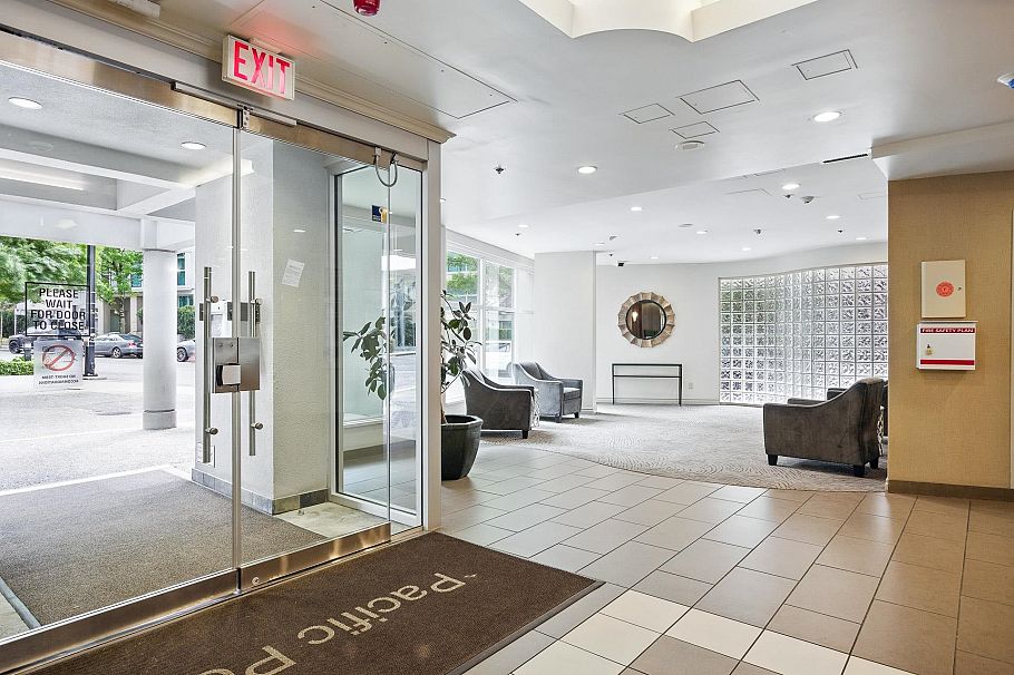 B1002 1331 Homer Street Vancouver, BC - 4