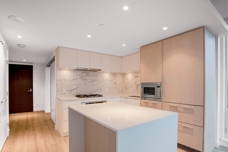 2202 1500 Fern Street North Vancouver, BC - 14