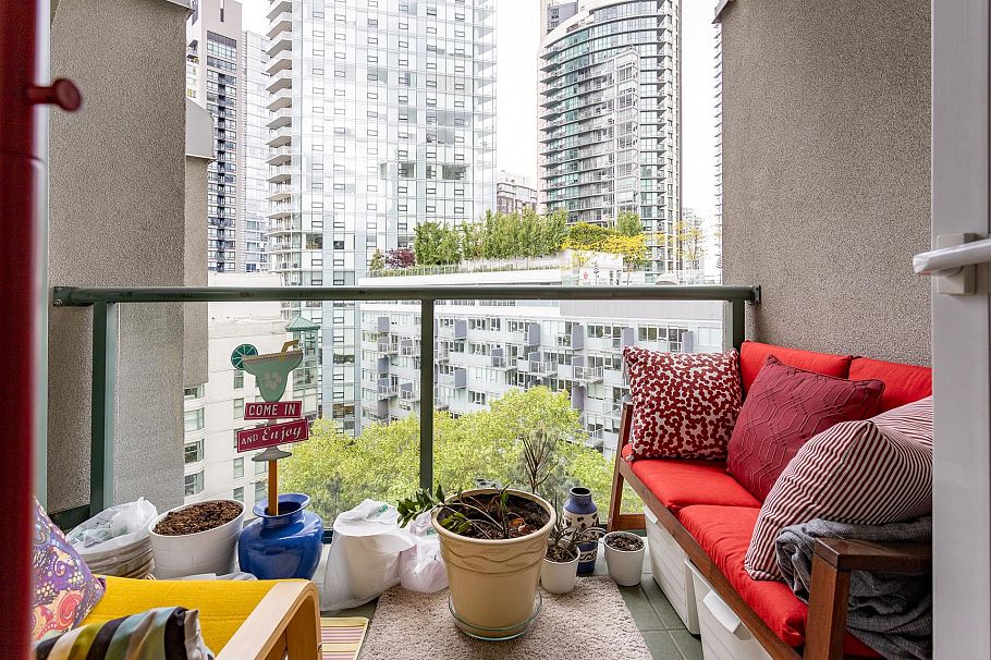 B1002 1331 Homer Street Vancouver, BC - 14