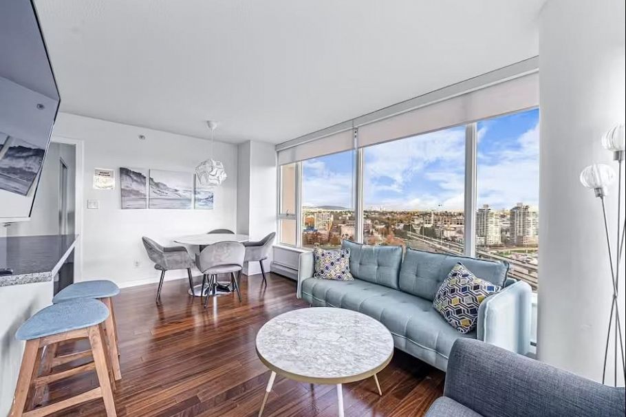 2202 688 Abbott Street Vancouver, BC - 3