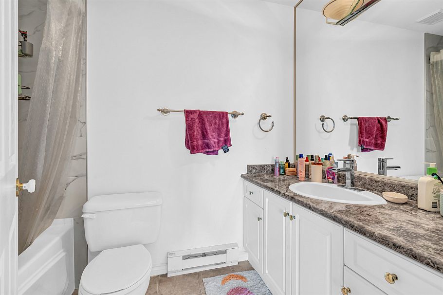 250 E Keith Road North Vancouver, BC - 28