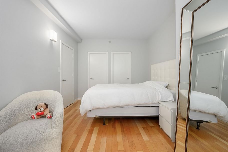 987 Richards Street Vancouver, BC - 15