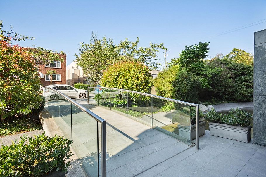 901 1550 W 15th Avenue Vancouver, BC - 2