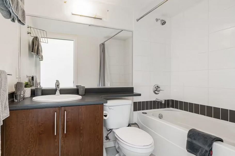 2202 688 Abbott Street Vancouver, BC - 18