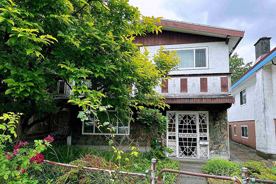 2320 E 1st Avenue Vancouver, BC - 1