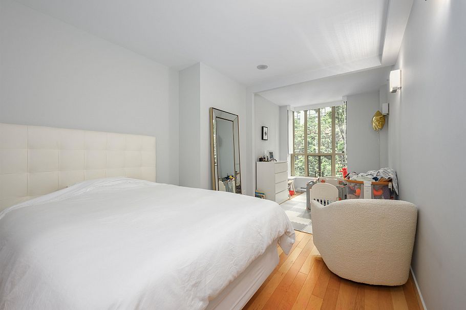 987 Richards Street Vancouver, BC - 13