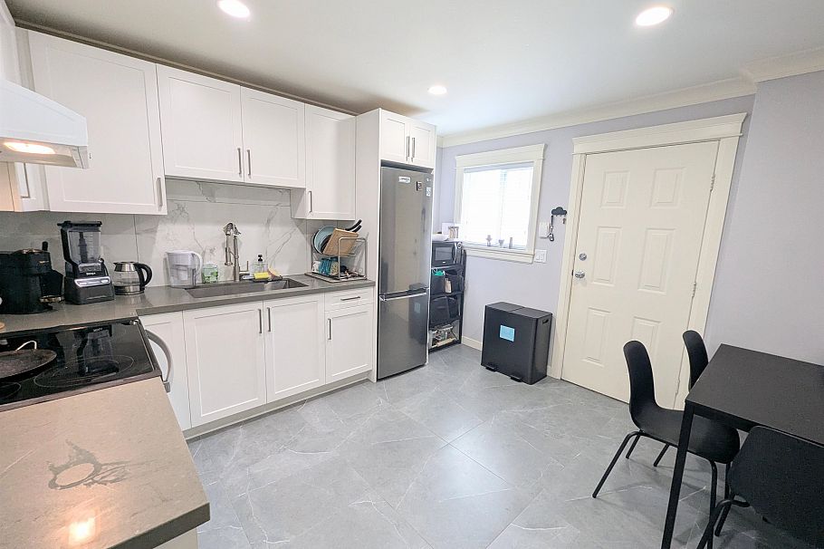 6466 Commercial Street Vancouver, BC - 13