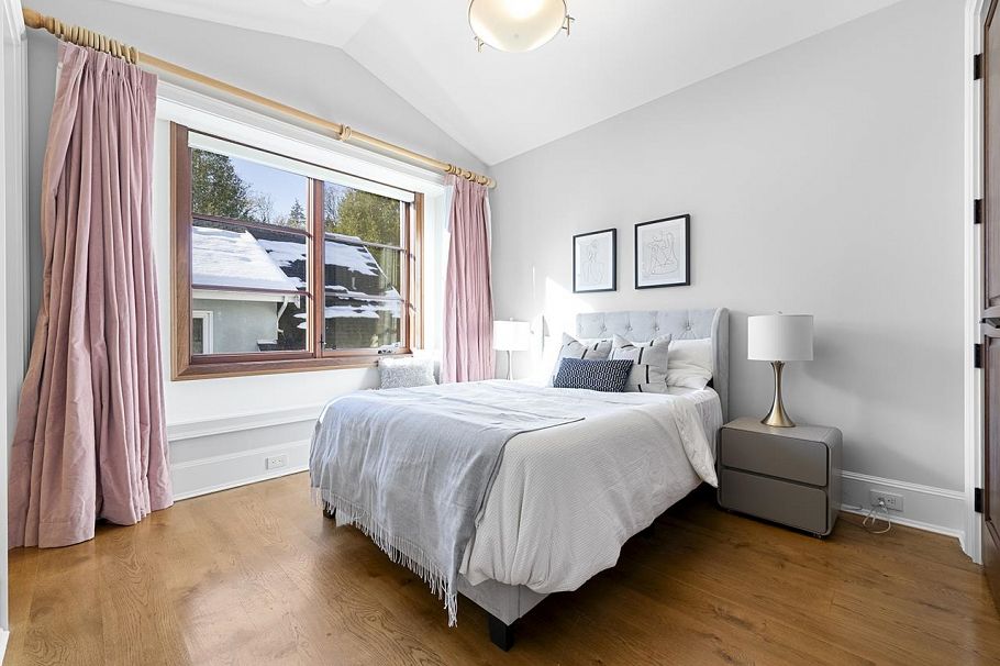 4085 W 36th Avenue Vancouver, BC - 36