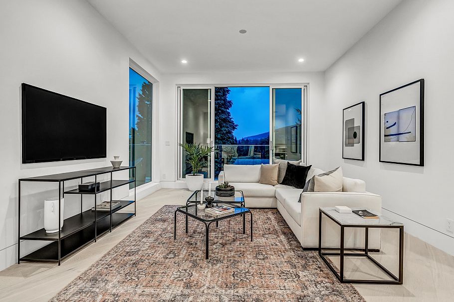 4500 Canterbury Crescent North Vancouver, BC - 16