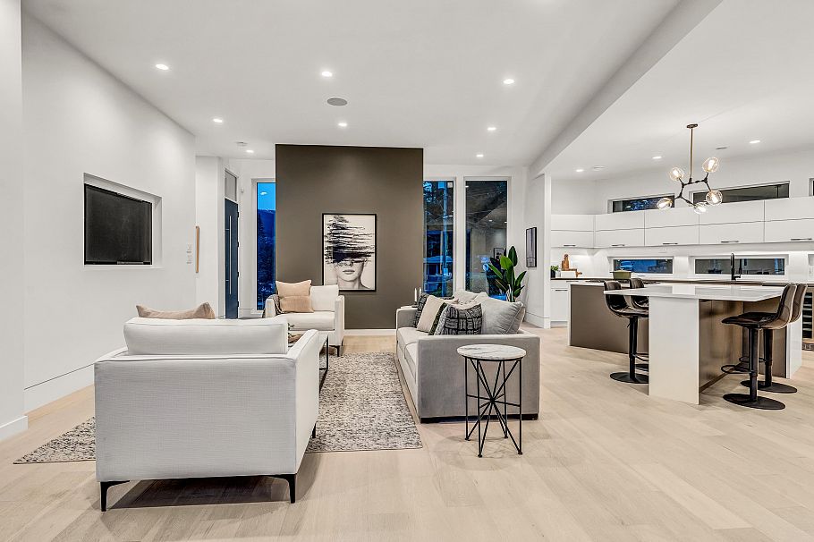 4500 Canterbury Crescent North Vancouver, BC - 5