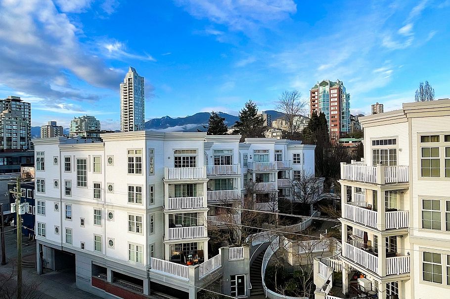 702 168 E Esplanade North Vancouver, BC - 18