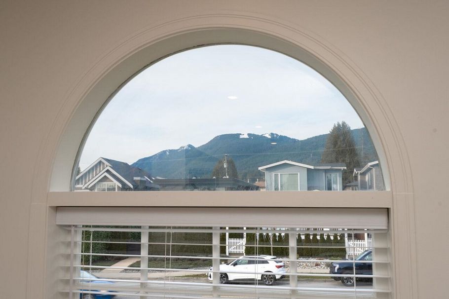 243 E 19th Street North Vancouver, BC - 4