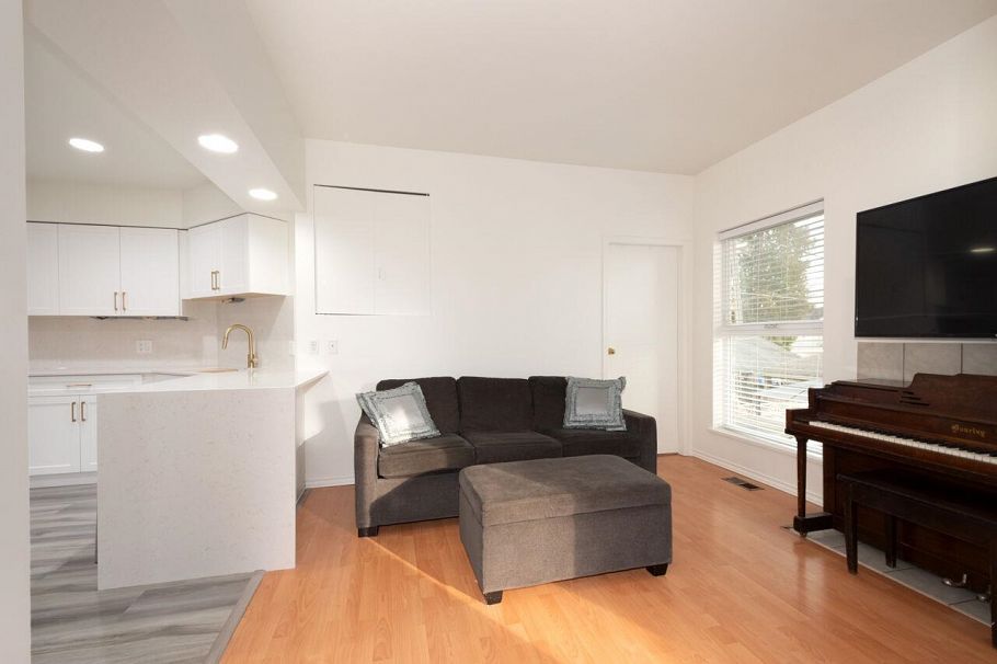 243 E 19th Street North Vancouver, BC - 16