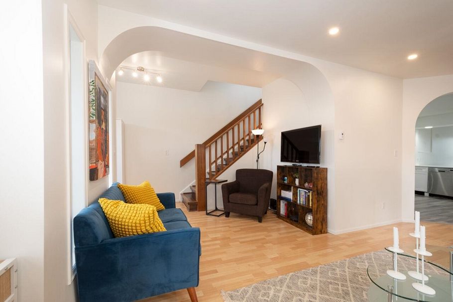 243 E 19th Street North Vancouver, BC - 5