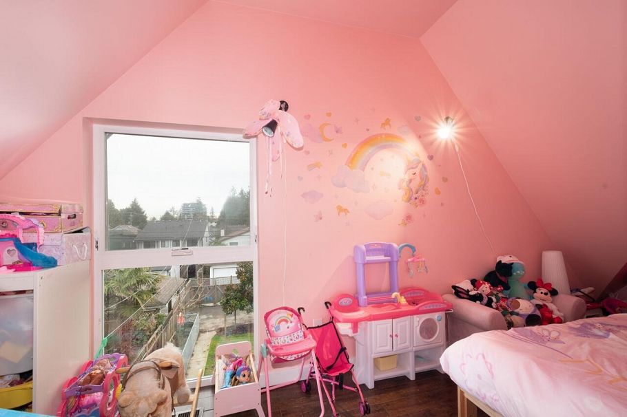 243 E 19th Street North Vancouver, BC - 30