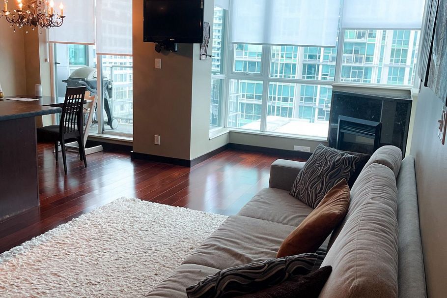 702 168 E Esplanade North Vancouver, BC - 6