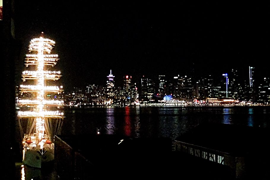 702 168 E Esplanade North Vancouver, BC - 29