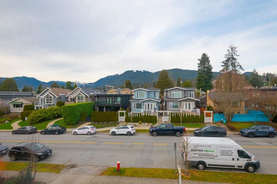 243 E 19th Street North Vancouver, BC - 24