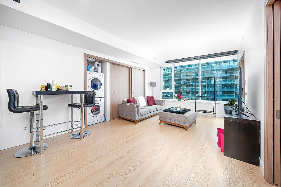 1219 68 Smithe Street Vancouver, BC - 3