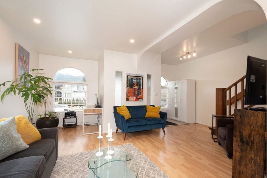 243 E 19th Street North Vancouver, BC - 3