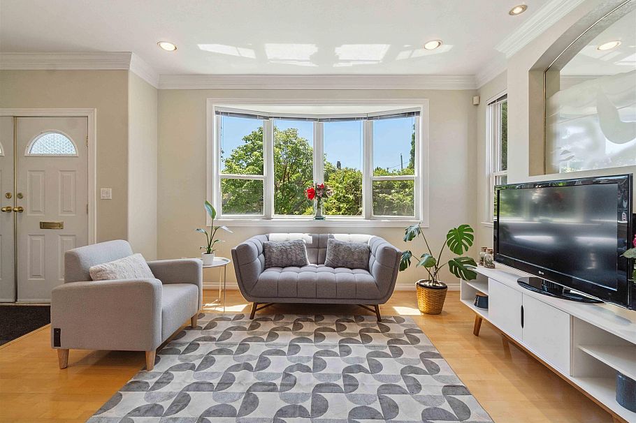 1303 W 67th Avenue Vancouver, BC - 4