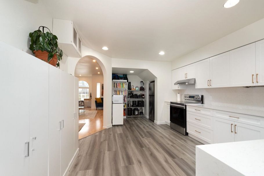 243 E 19th Street North Vancouver, BC - 11