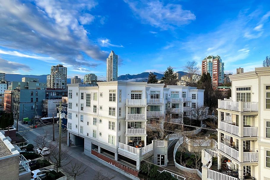 702 168 E Esplanade North Vancouver, BC - 19