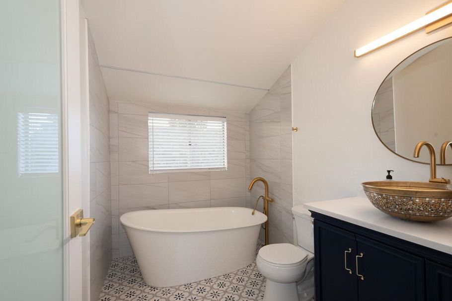 243 E 19th Street North Vancouver, BC - 27