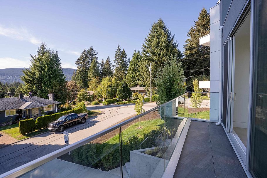 4500 Canterbury Crescent North Vancouver, BC - 32