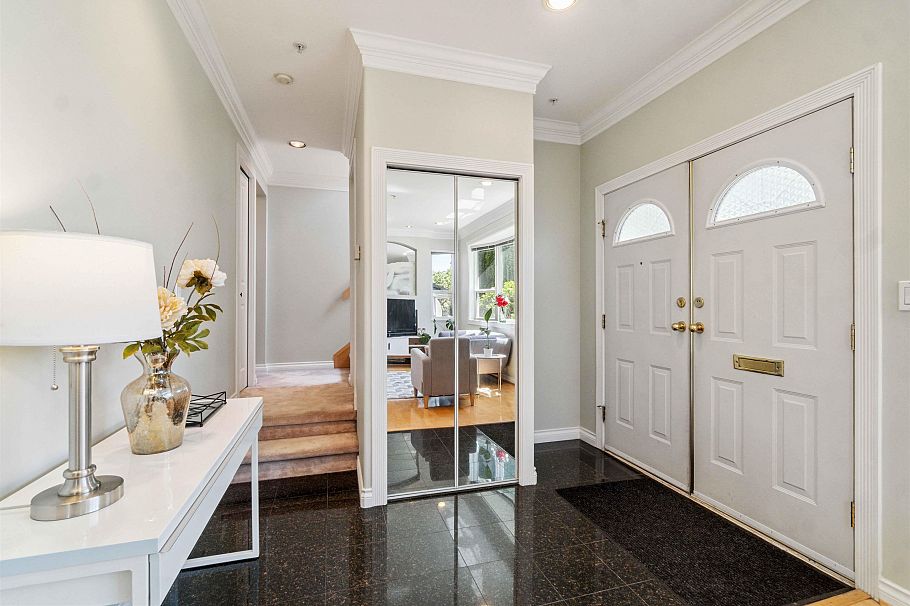 1303 W 67th Avenue Vancouver, BC - 11