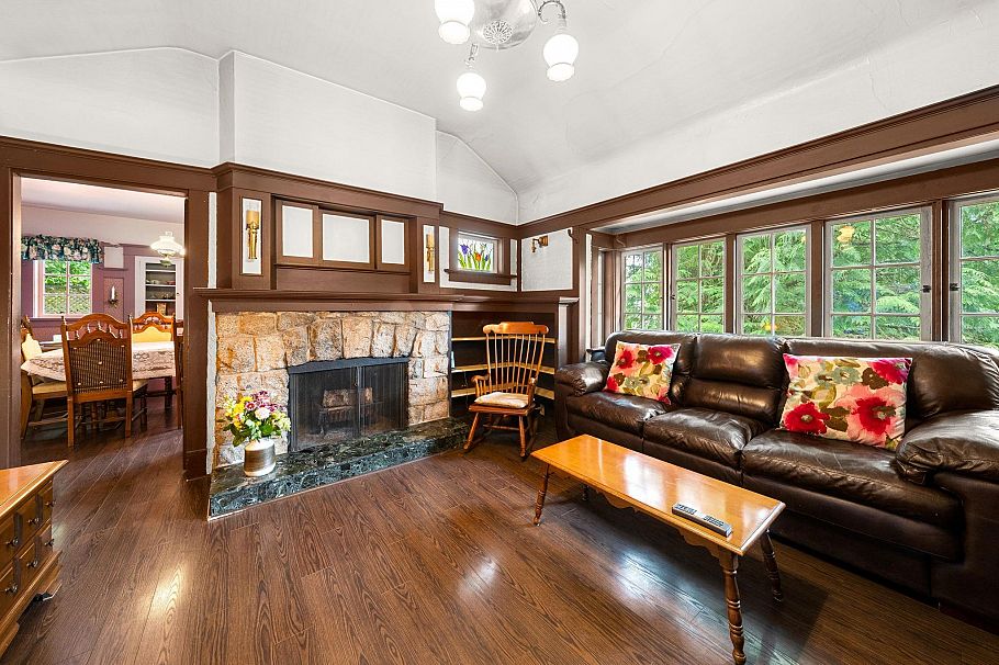 338 E Osborne Road North Vancouver, BC - 20