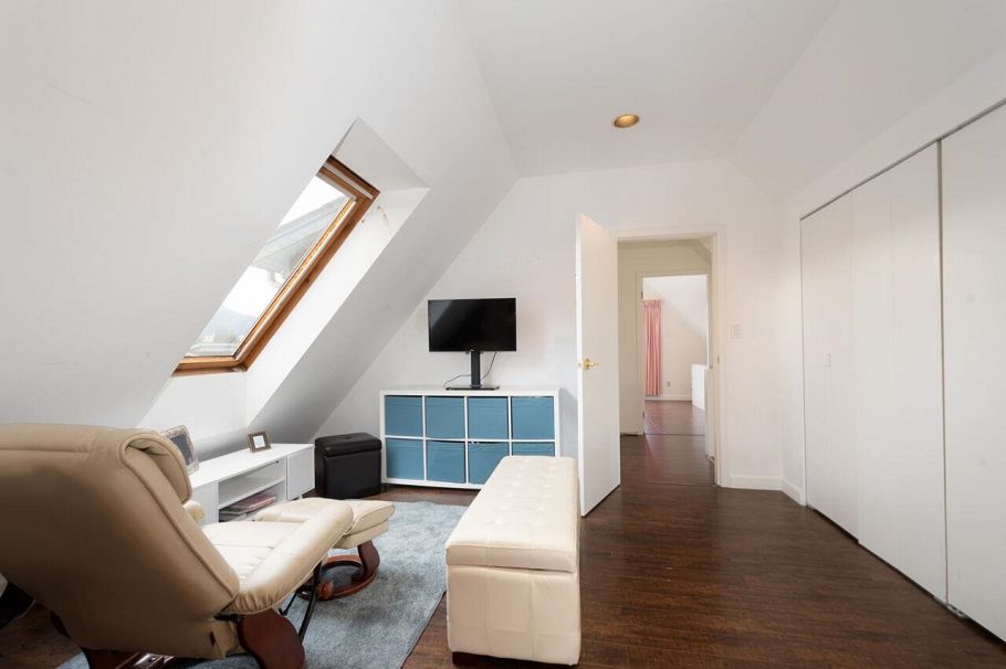 243 E 19th Street North Vancouver, BC - 20