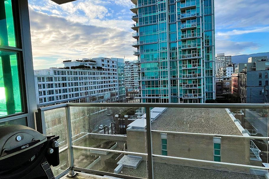 702 168 E Esplanade North Vancouver, BC - 15