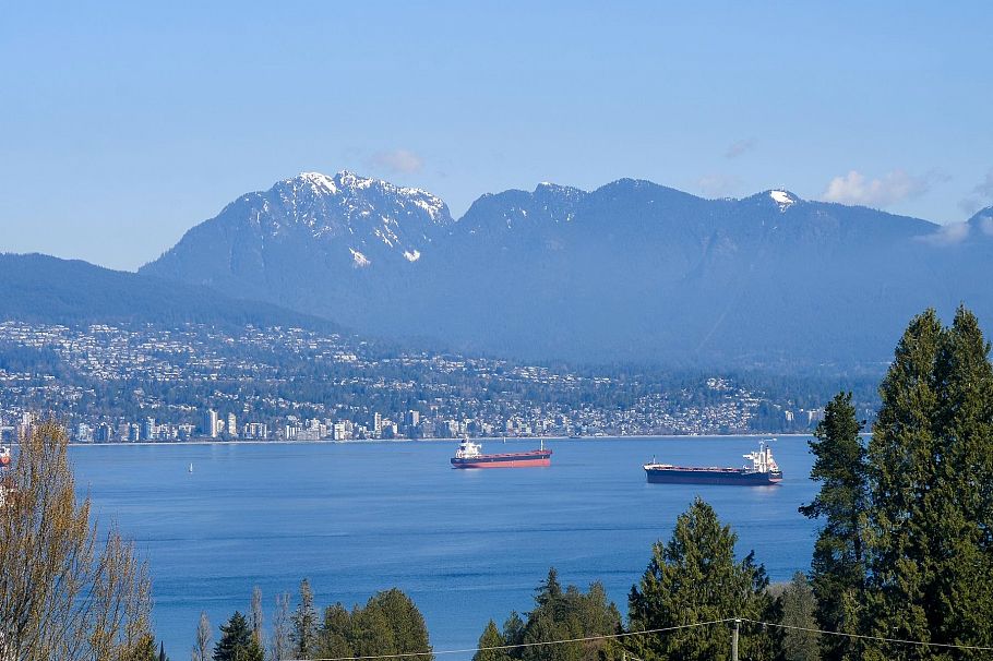 4557 W 4th Avenue Vancouver, BC - 12