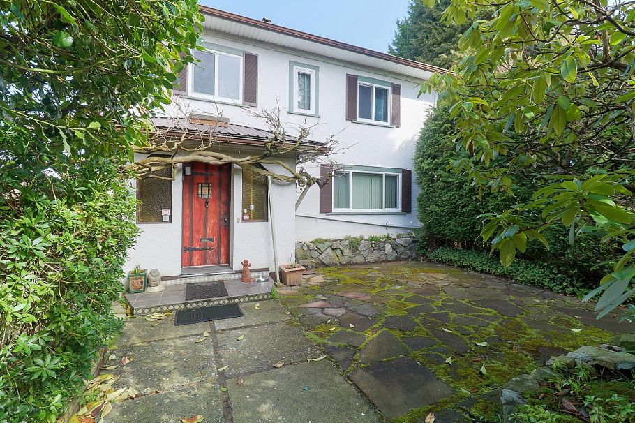 4557 W 4th Avenue Vancouver, BC - 9