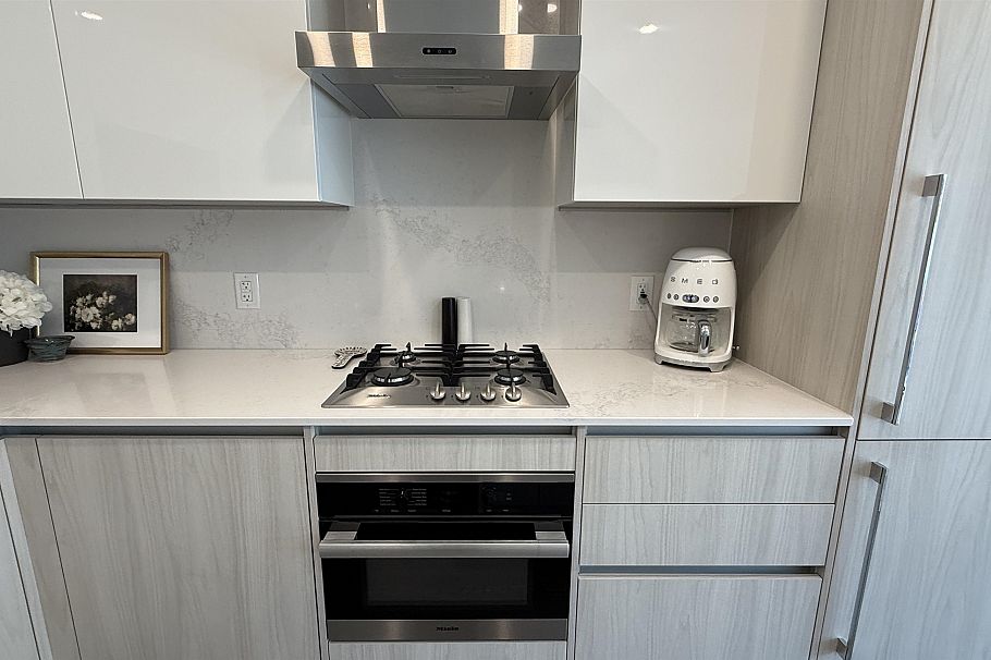 207 488 W 58th Avenue Vancouver, BC - 6