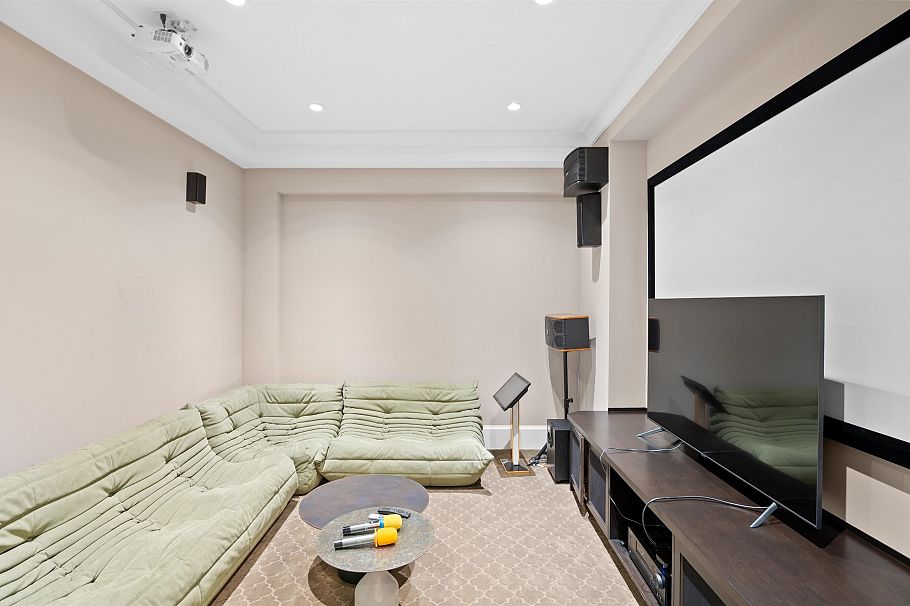 2756 W 38th Avenue Vancouver, BC - 9