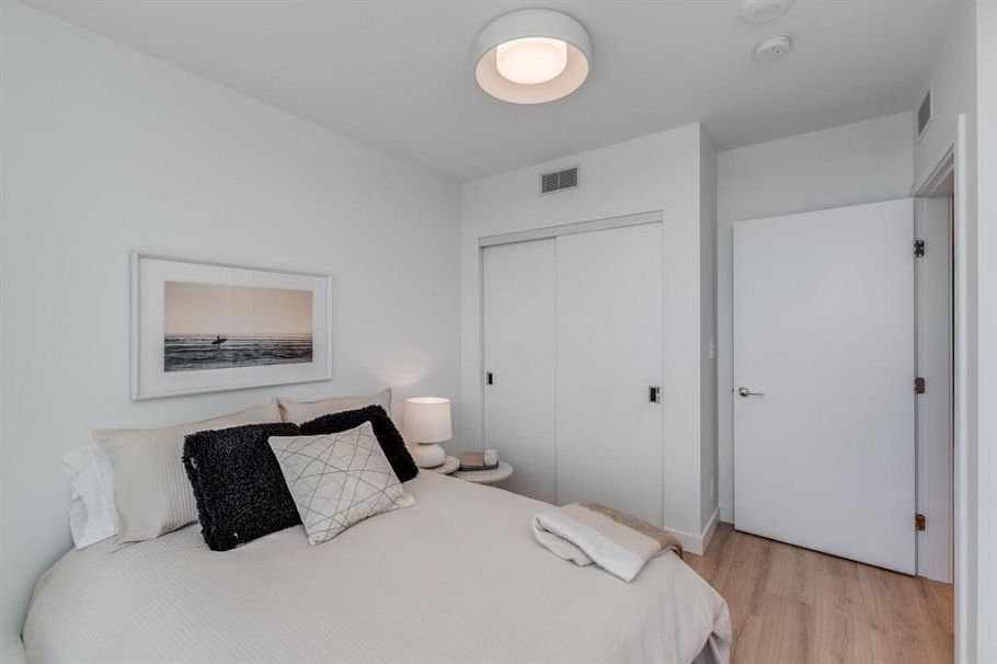 610 1500 Fern Street North Vancouver, BC - 11