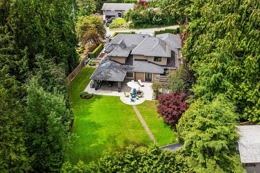 3850 St. Marys Avenue North Vancouver, BC - 39