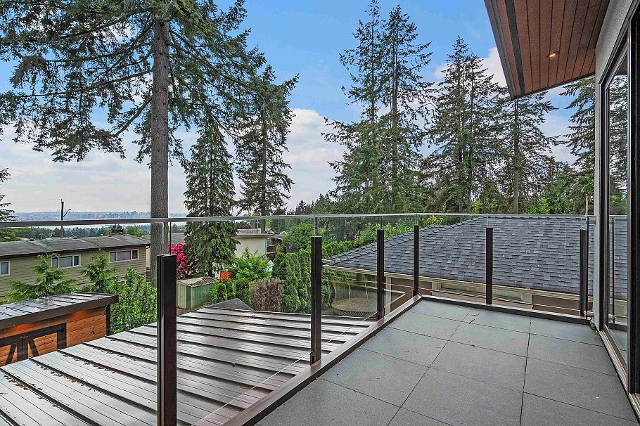 503 Crestwood Avenue North Vancouver, BC - 27