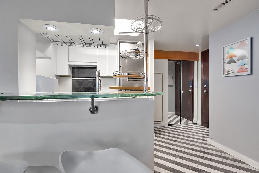 1404 1050 Burrard Street Vancouver, BC - 20