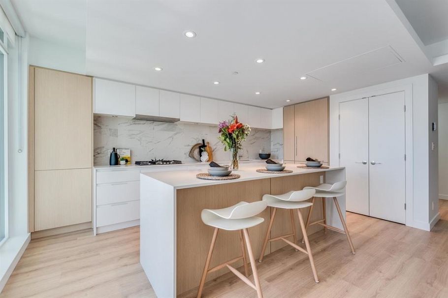 610 1500 Fern Street North Vancouver, BC - 8