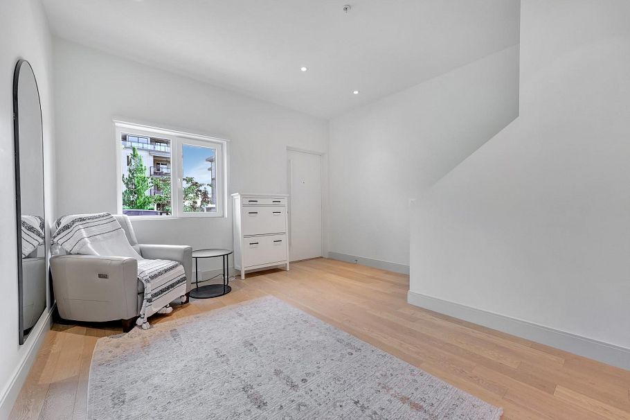 6 632 E 3rd Street North Vancouver, BC - 8