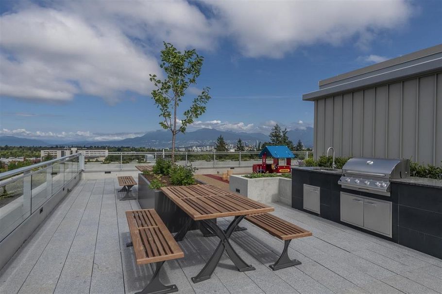 306 4988 Cambie Street Vancouver, BC - 4